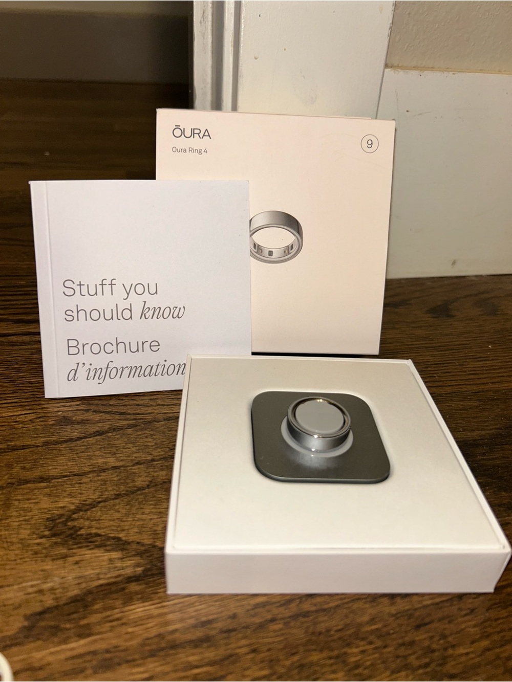 Oura Ring 4 - Silver with White Packaging